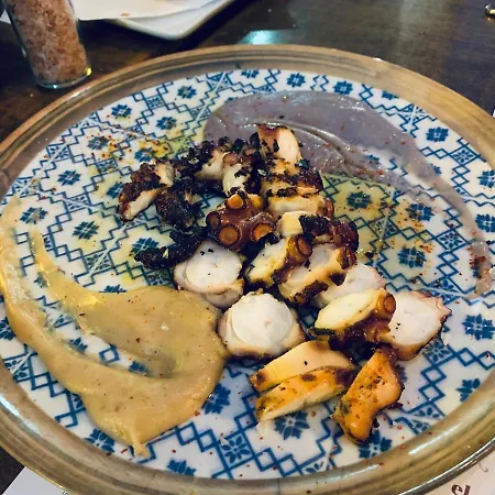 For 10 With Swimming Pool And Sea View فيلة *