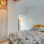 Villa For 10 With Swimming Pool And Sea View