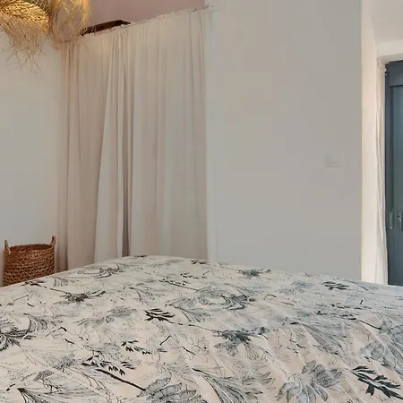 For 10 With Swimming Pool And Sea View
