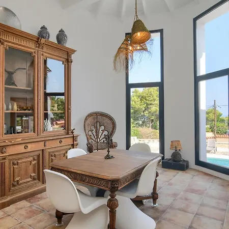 Villa For 10 With Swimming Pool And Sea View