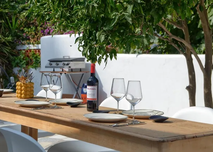 Villa For 10 With Swimming Pool And Sea View