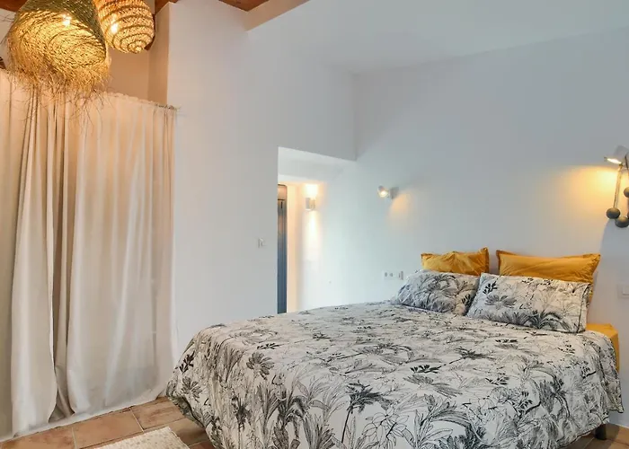 Villa For 10 With Swimming Pool And Sea View