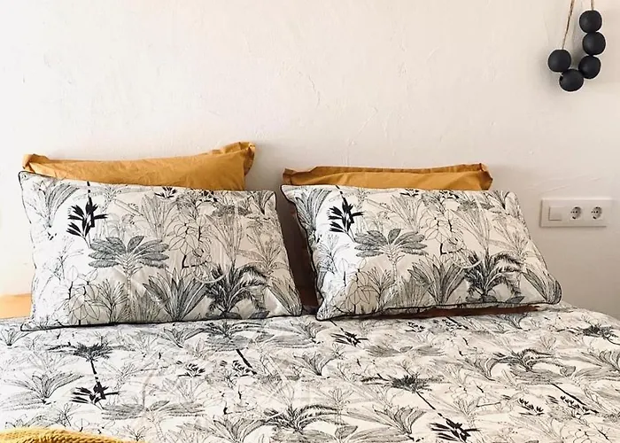 For 10 With Swimming Pool And Sea View