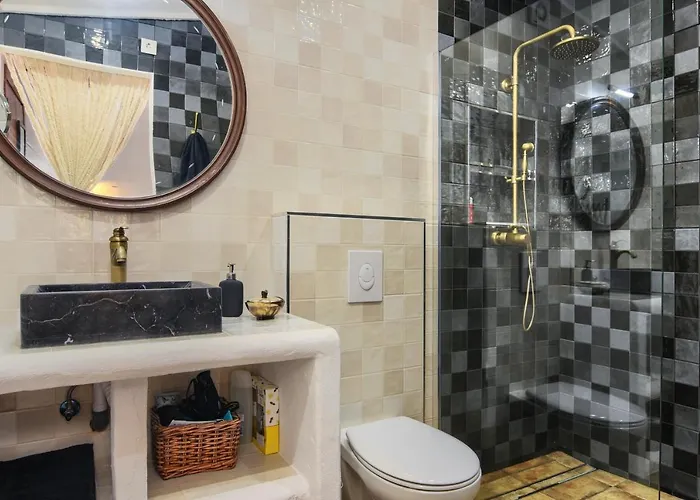 For 10 With Swimming Pool And Sea View