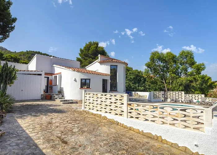 Villa For 10 With Swimming Pool And Sea View