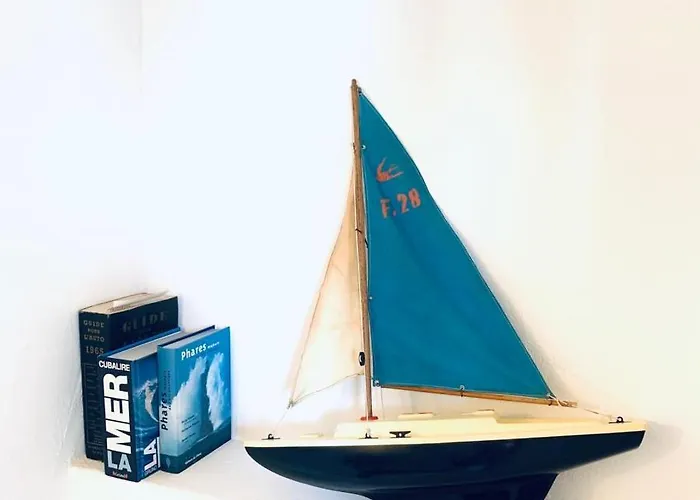 Villa For 10 With Swimming Pool And Sea View *